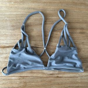 Acacia light gray top